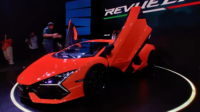 Lamborghini Revuelto