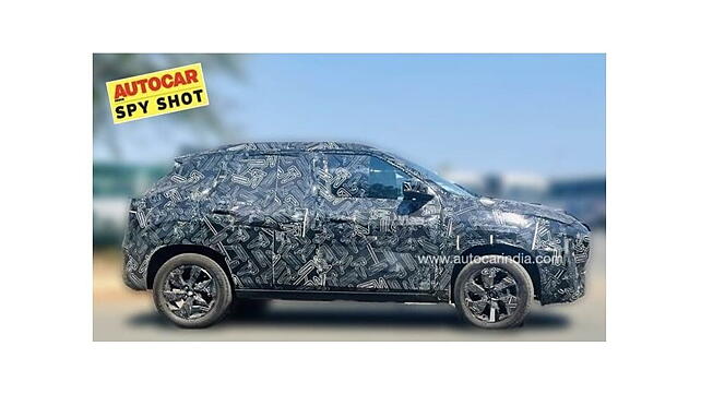 Nissan Magnite facelift spotted on test - CarWale