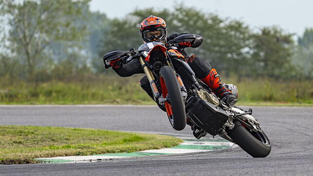 Ducati Hypermotard 698 Mono Front View