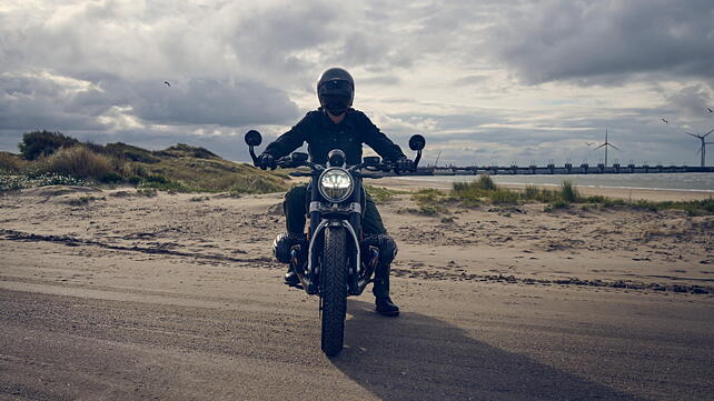 BMW R 12 Front View