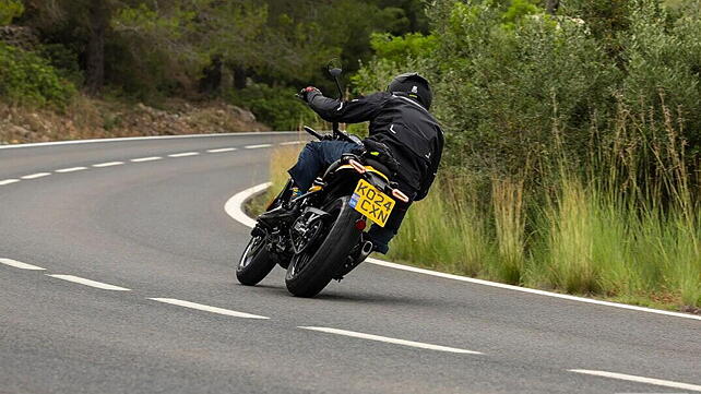 Royal Enfield Guerrilla 450 Right Rear Three Quarter