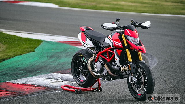 Ducati Hypermotard 950 Right Front Three Quarter