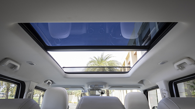 Mahindra Thar Roxx Sunroof/Moonroof