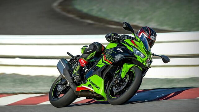 Triumph Daytona 660 Right Side View