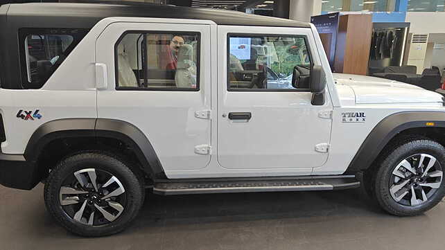 Mahindra Thar Roxx Right Side View