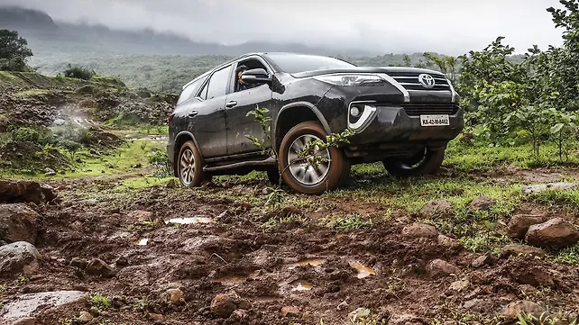 Toyota Fortuner Action 