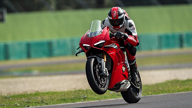 Ducati Panigale V4 Action 
