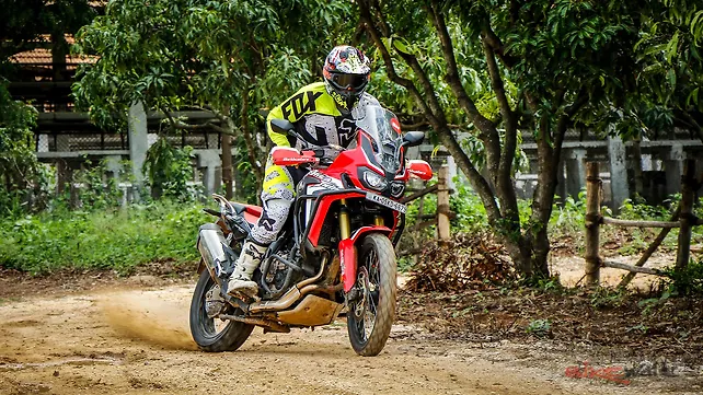 Hero Xpulse 200 Action Hero Xpulse 200 Action