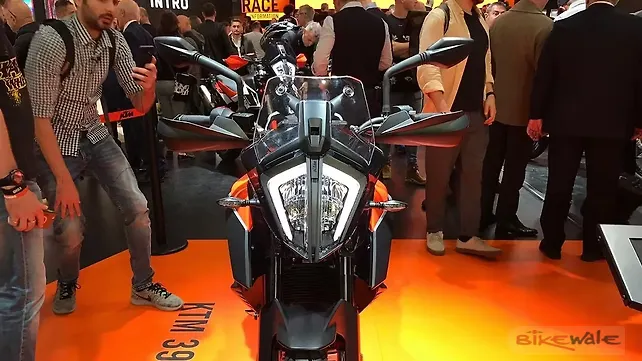 KTM 390 Adventure Front view KTM 390 Adventure Front view