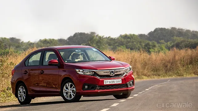 Honda Amaze avant droit trois quarts Trois quarts avant droit