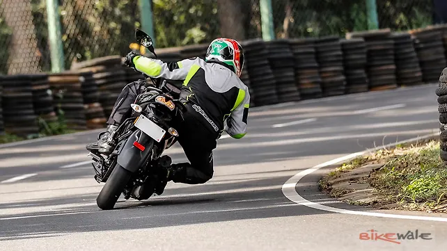 TVS Apache RTR 200 4V Action TVS Apache RTR 200 4V Action