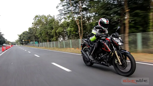 TVS Apache RTR 200 4V Action TVS Apache RTR 200 4V Action