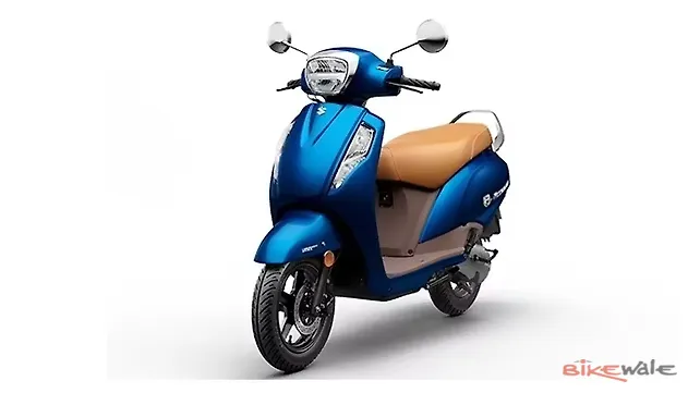 Suzuki Access 125 Front view Suzuki Access 125 Front view