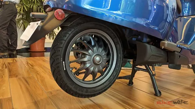 Bajaj Chetak Wheels-Tyres Bajaj Chetak Wheels-Tyres