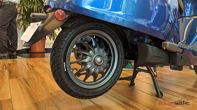 Bajaj Chetak Wheels-Tyres