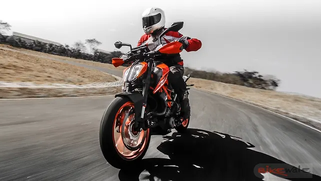 Bajaj Dominar 400 Action Bajaj Dominar 400 Action