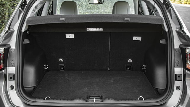 Jeep compass online boot space