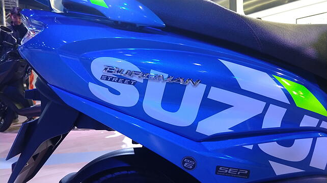Suzuki Burgman Street 125 side panel