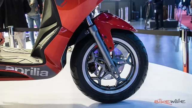 Aprilia SXR 160 Front Wheel & Tyre Aprilia SXR 160 Front Wheel & Tyre