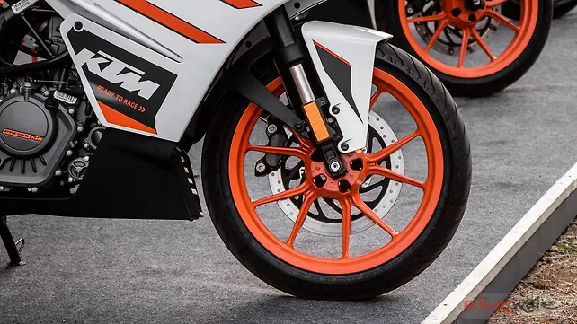 KTM RC 125 Front Wheel & Tyre KTM RC 125 Front Wheel & Tyre
