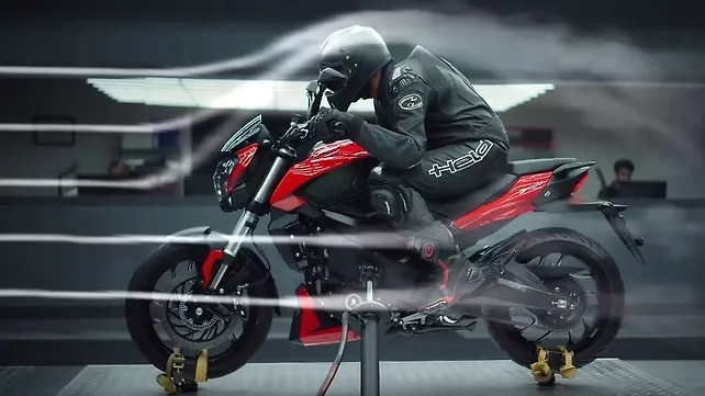 Bajaj Dominar 250 Action Bajaj Dominar 250 Action