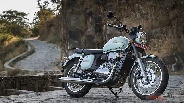 Bajaj Dominar 250 Front Right Three-Quarter Bajaj Dominar 250 Front Right Three-Quarter