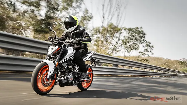 Bajaj Dominar 250 Action Bajaj Dominar 250 Action