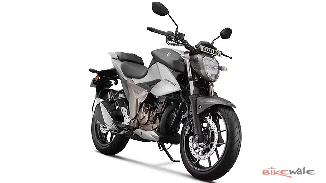 Bajaj Dominar 250 Action Bajaj Dominar 250 Action