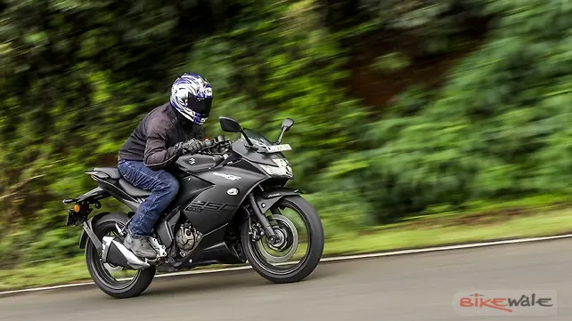 Bajaj Dominar 250 Action Bajaj Dominar 250 Action