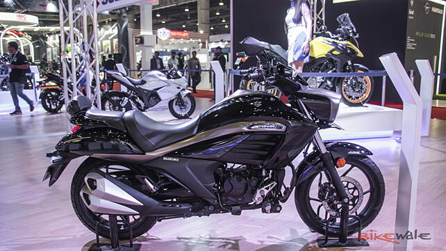 Suzuki Intruder 150 Right Side