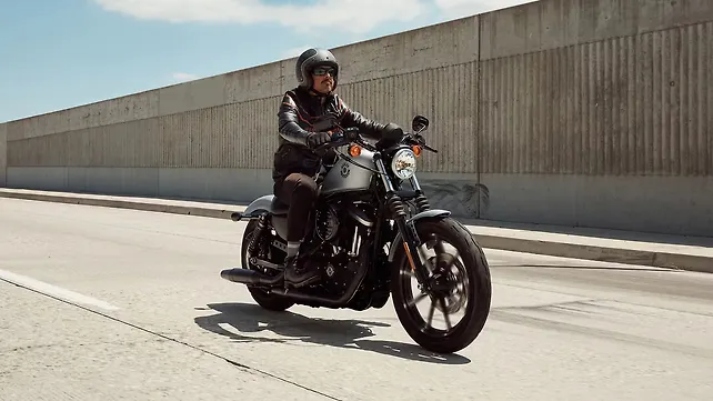 Harley-Davidson Iron 883 Action Harley-Davidson Iron 883 Action