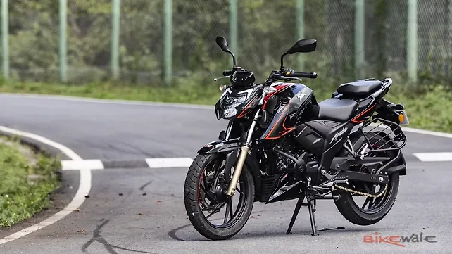 Bajaj Pulsar NS200 Front Left Three-Quarter Bajaj Pulsar NS200 Front Left Three-Quarter