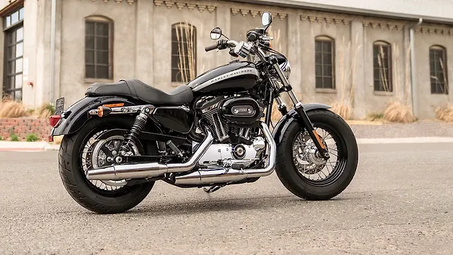 Harley-Davidson 1200 Custom Right Side Harley-Davidson 1200 Custom Right Side