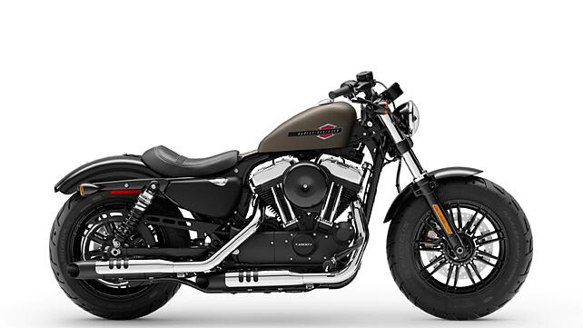 Harley-Davidson 1200 Custom Left Side View