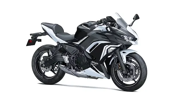 Suzuki Gixxer 250 Right Front Three Quarter Suzuki Gixxer 250 Right Front Three Quarter