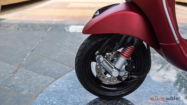 Vespa SXL 149 Front Wheel & Tyre