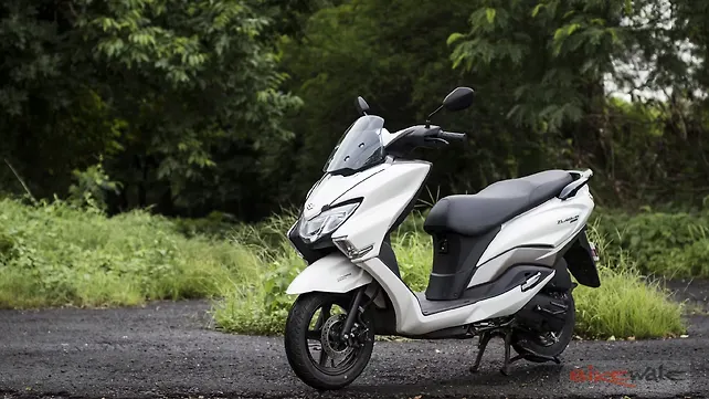 Suzuki Access 125 Left Front Three Quarter Suzuki Access 125 Left Front Three Quarter