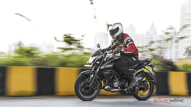 TVS Apache RTR 160 4V Action TVS Apache RTR 160 4V Action