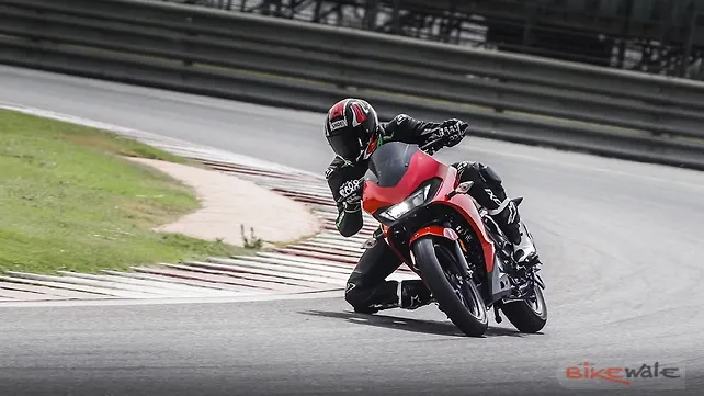 TVS Apache RTR 160 4V Action TVS Apache RTR 160 4V Action