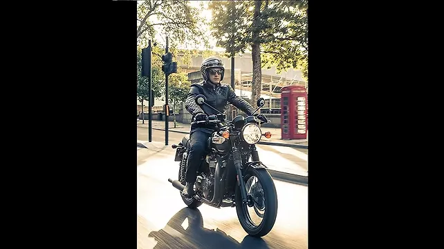Triumph Bonneville T100 Action Triumph Bonneville T100 Action