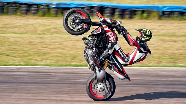 Ducati Hypermotard 950 Action