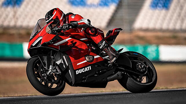 Ducati Panigale V4 Action