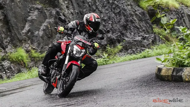 Bajaj Dominar 250 Action Bajaj Dominar 250 Action
