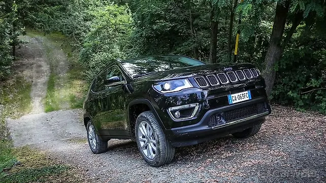 Jeep Compass Right Front Three Quarter Jeep Compass Right Front Three Quarter
