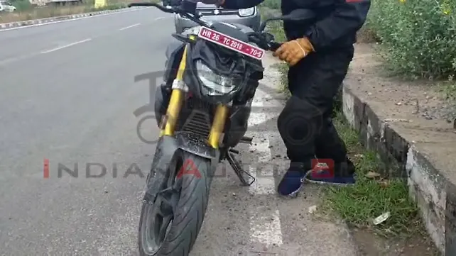 BMW G 310 R Action