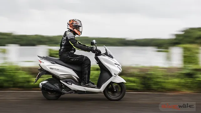 Aprilia Storm 125 Action