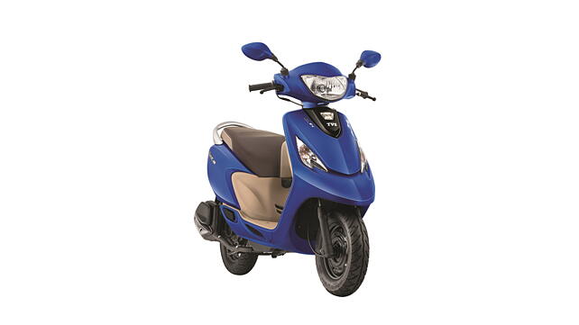 TVS Scooty Zest 110 Front Right Three-Quarter