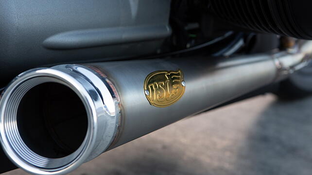 BMW R18 Exhaust