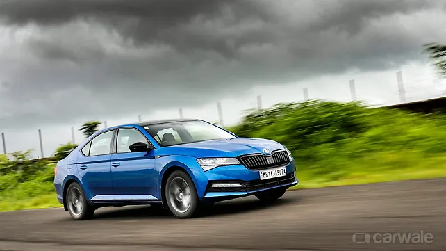 Skoda Superb Right Front Three Quarter Skoda Superb Right Front Three Quarter