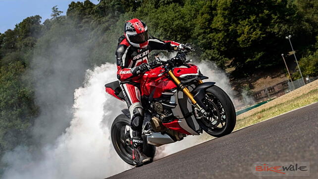Ducati Streetfighter V4 Action